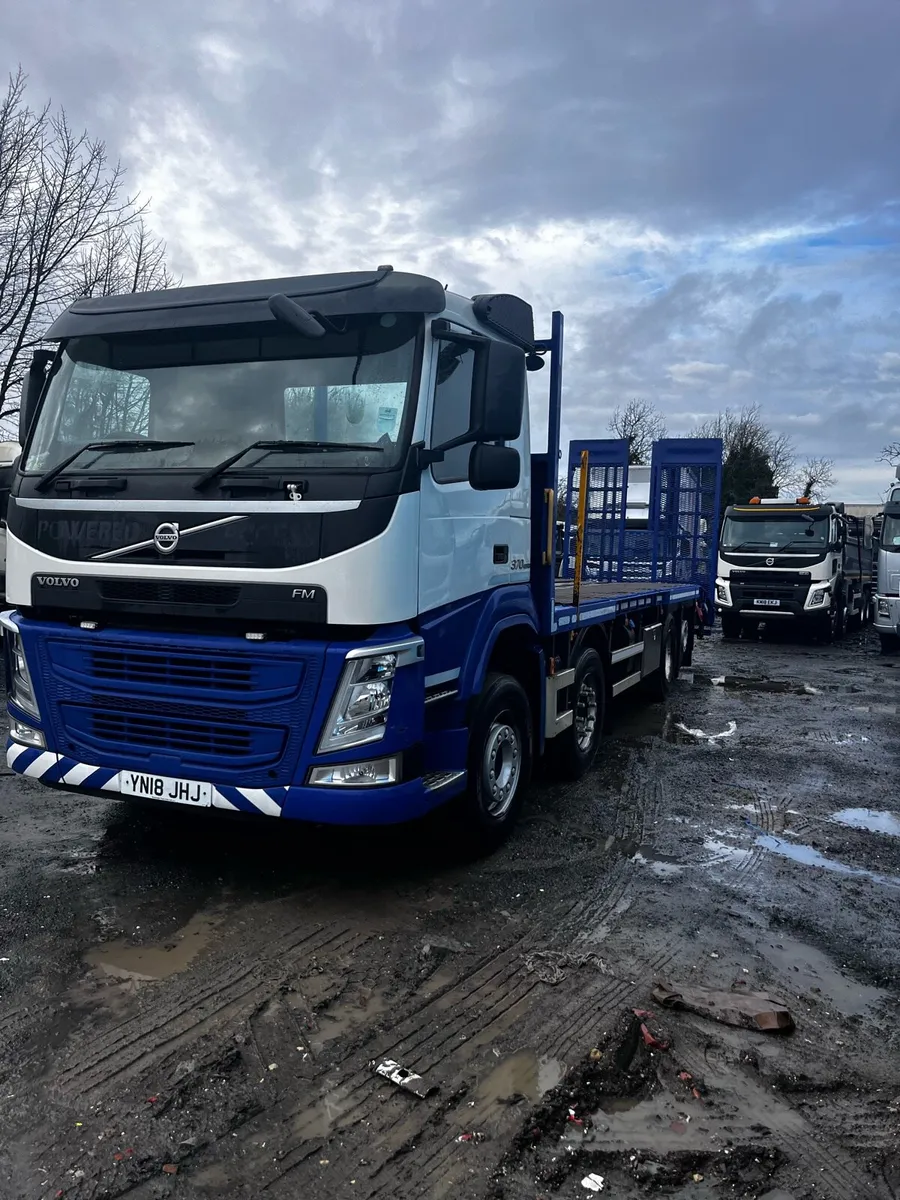 2018 volvo fm beaver tail 30 ft 8x2 - Image 2