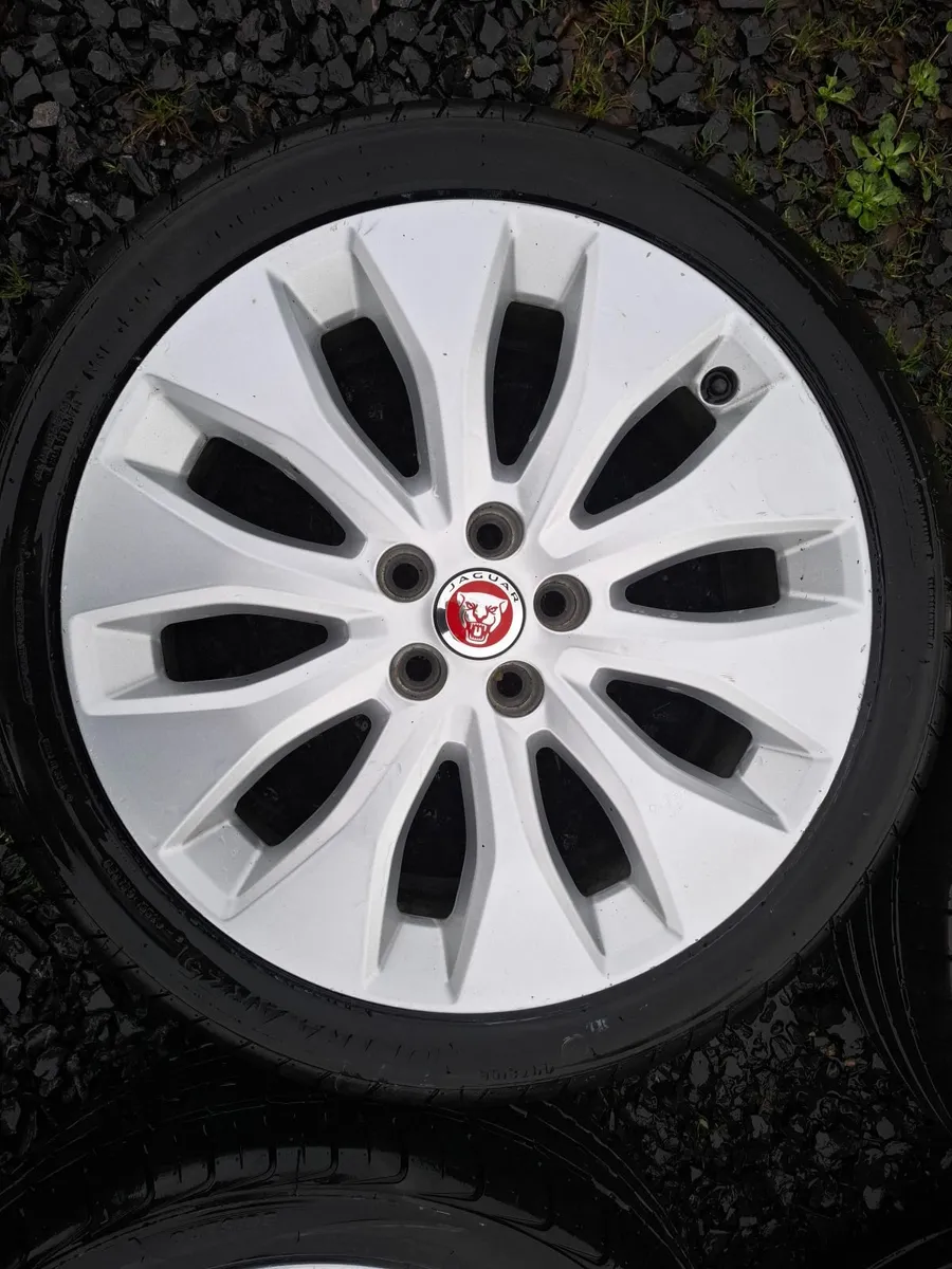 18" Jaguar, Ford,  Volvo Alloys with tyres - Image 2
