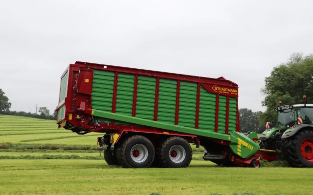 Strautmann GIGA-VITESSE  3601 forage wagon - Image 1