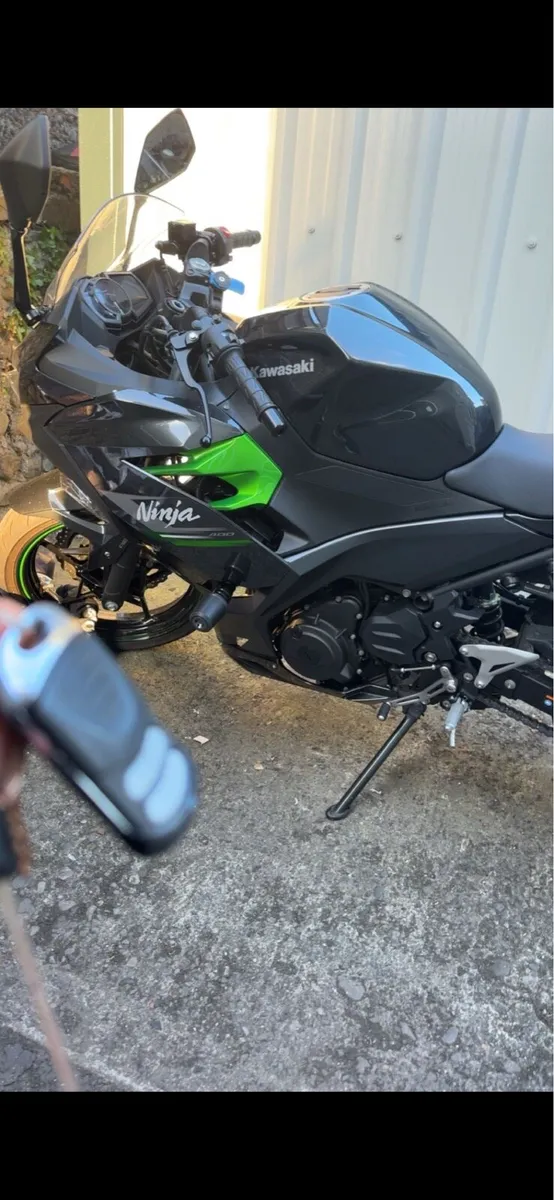 Kawasaki ninja 400 (2023) - Image 4