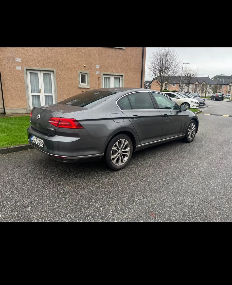 VW Passat - Image 4