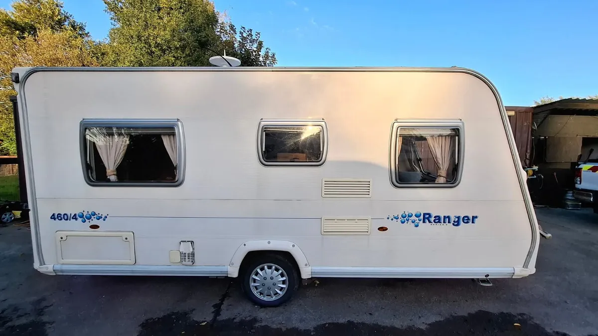 Bailey Ranger fixed bed caravan - Image 3