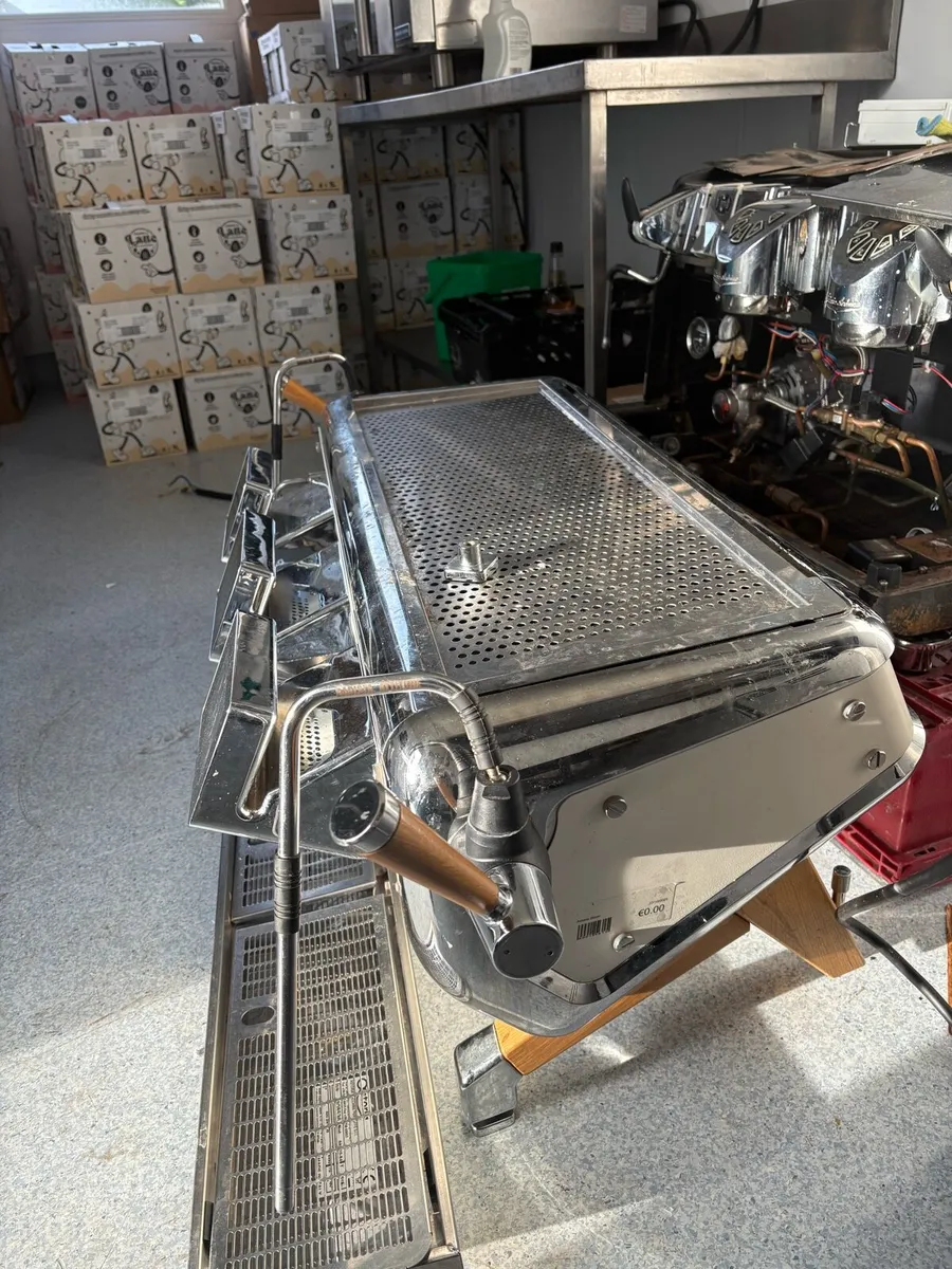 Astoria Storm 3 group coffee machine - Image 3