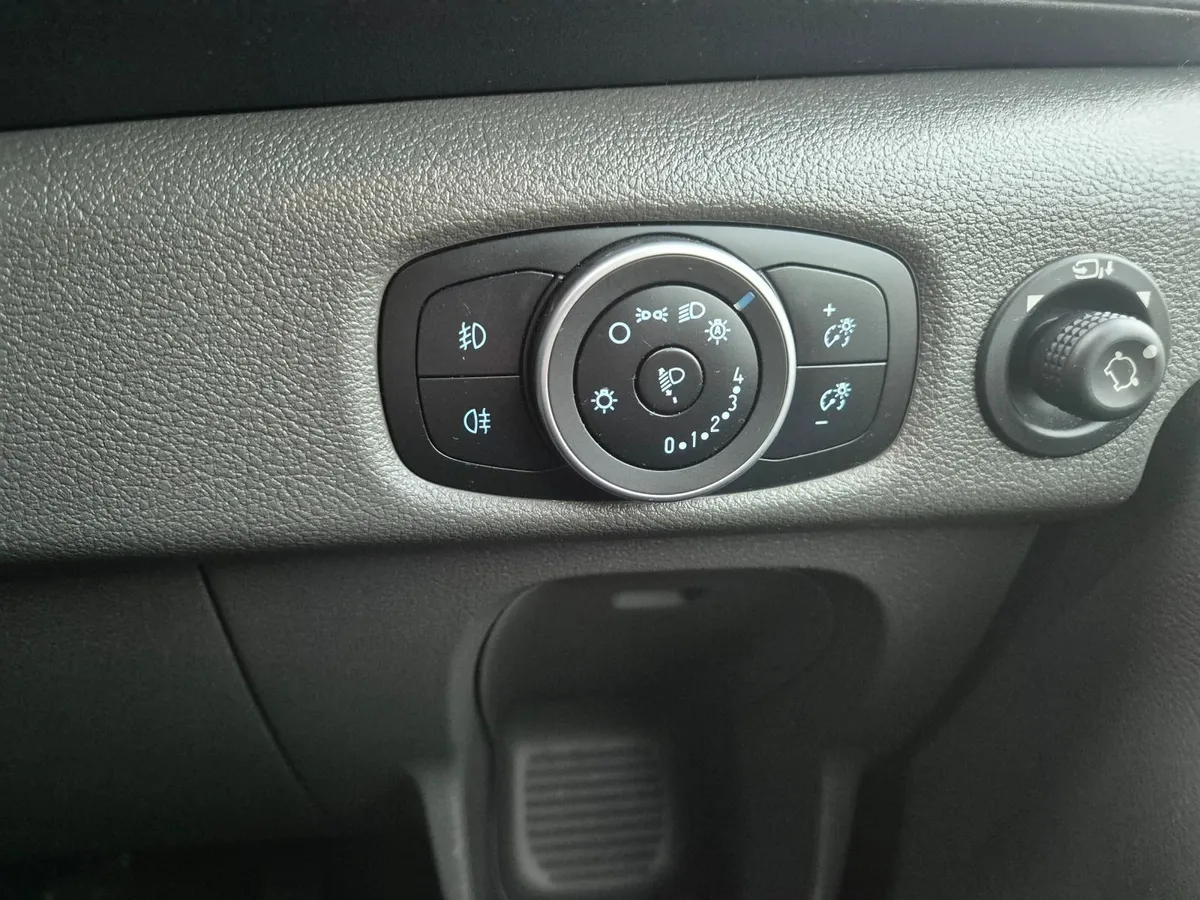 Ford Transit 2021 - Image 2