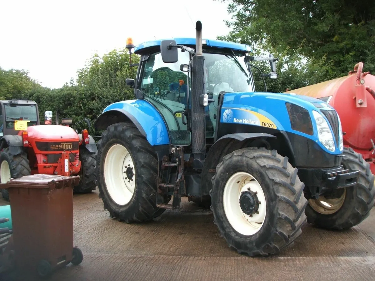 2011 New Holland T6070 - Image 2