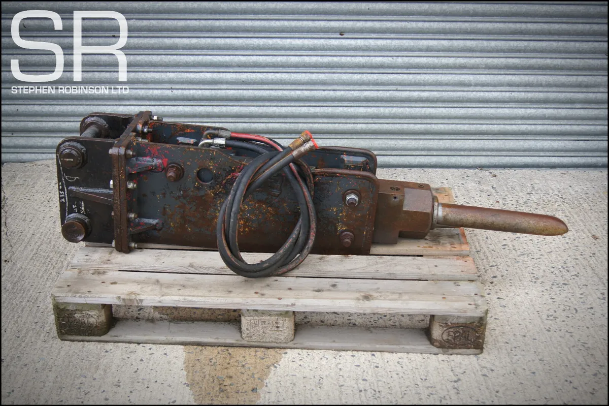 Takeuchi TKB-301 - Image 1