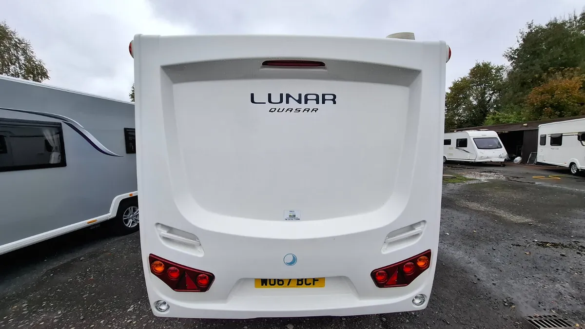 Lunar Quasar 4 berth caravan - Image 4