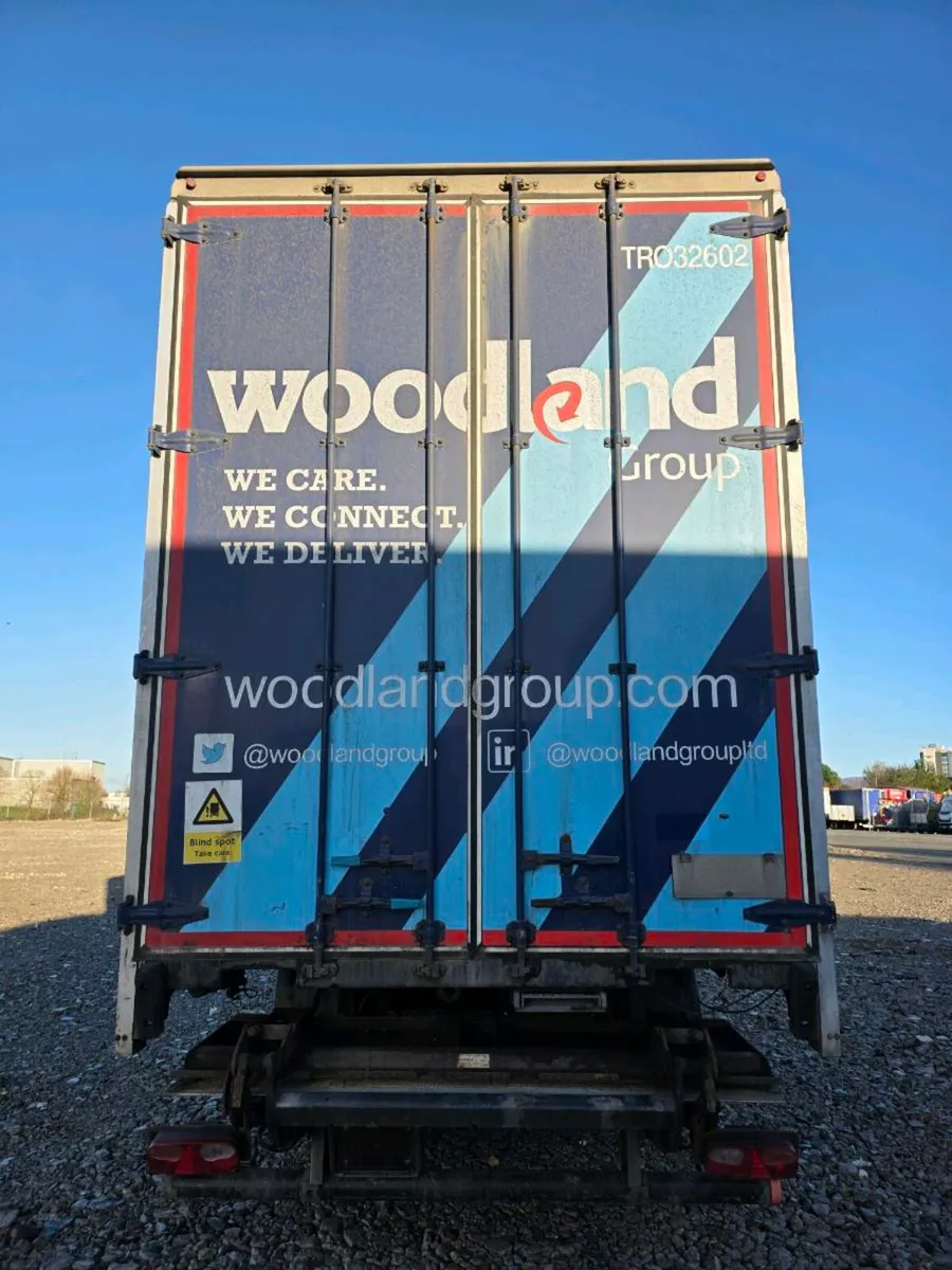 SDC Tail Lift Curtainside Trailers - Image 3