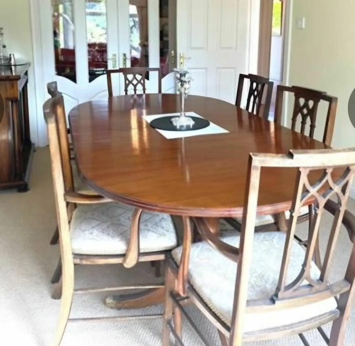 Table and 8 chairs - Image 4