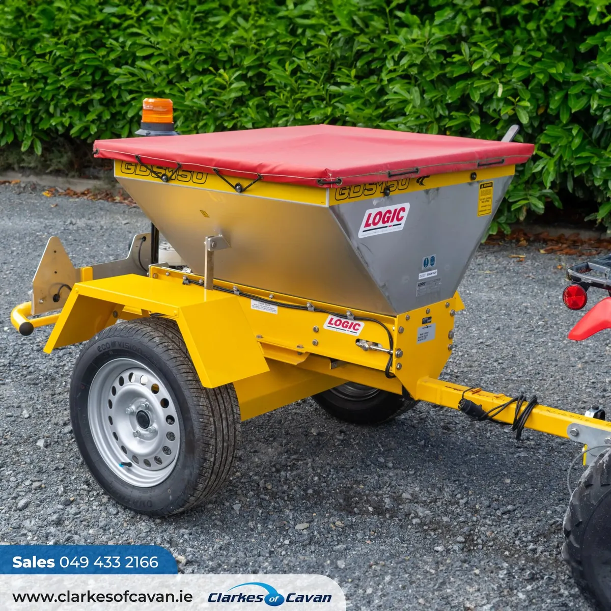 New Logic GDS150R Salt Spreader - Image 2