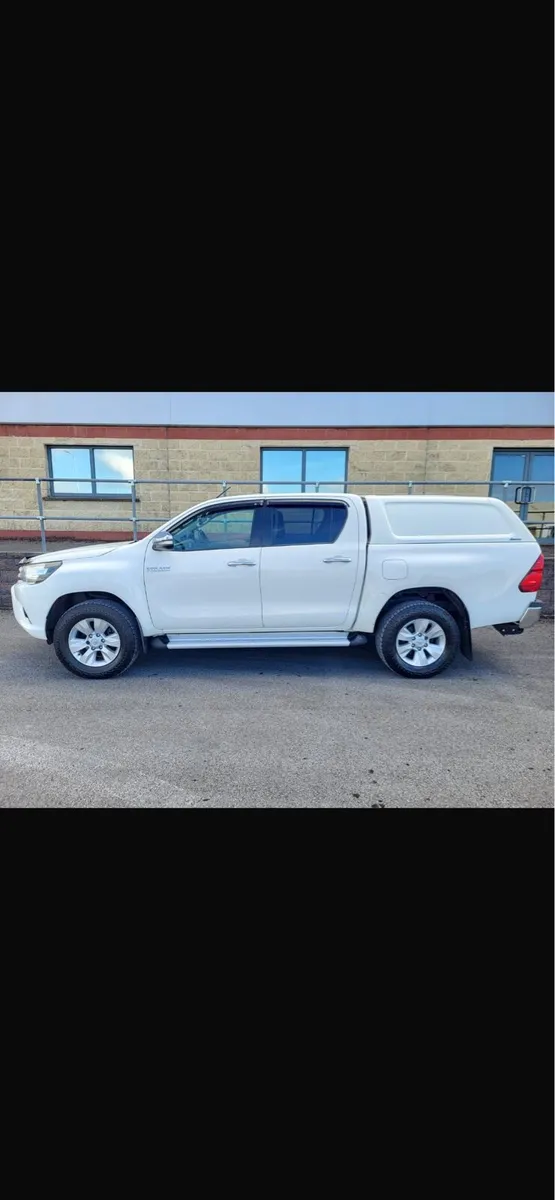 Toyota Hilux - Image 2
