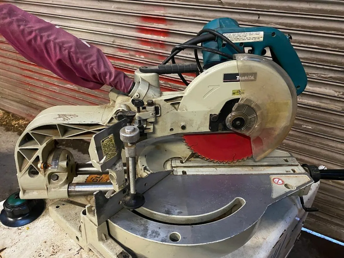Makita Sliding  Mitre Saw - Image 2