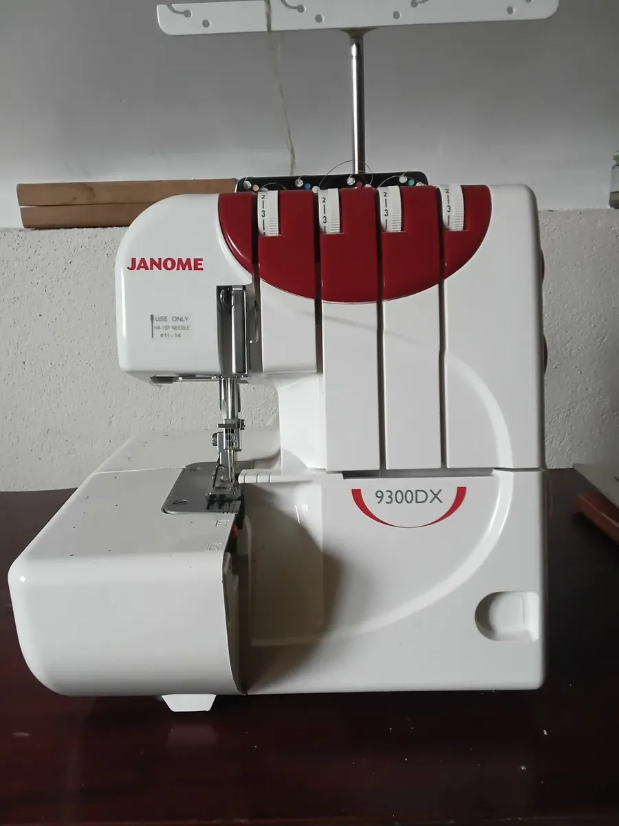 Sewing machine overlocker - Image 2