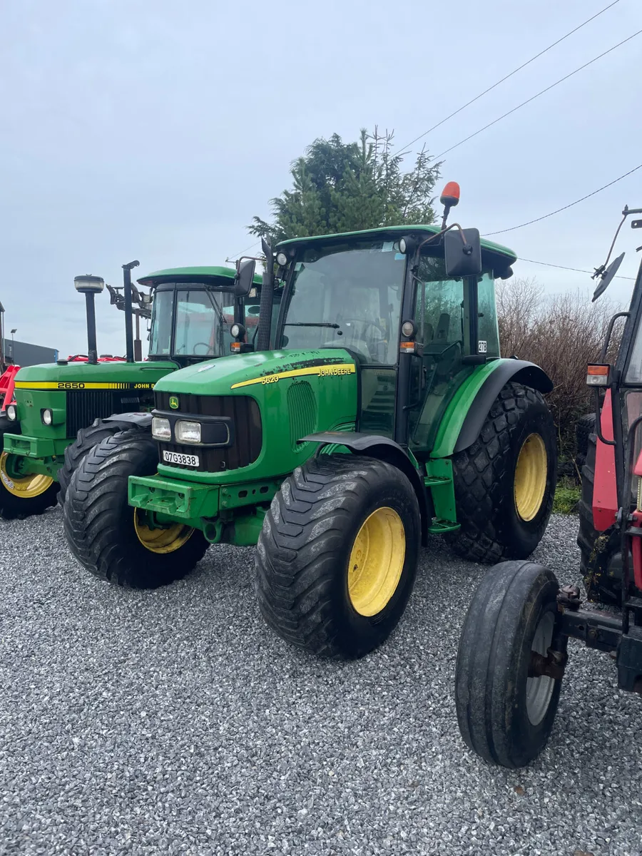 John Deere 5620 - Image 2