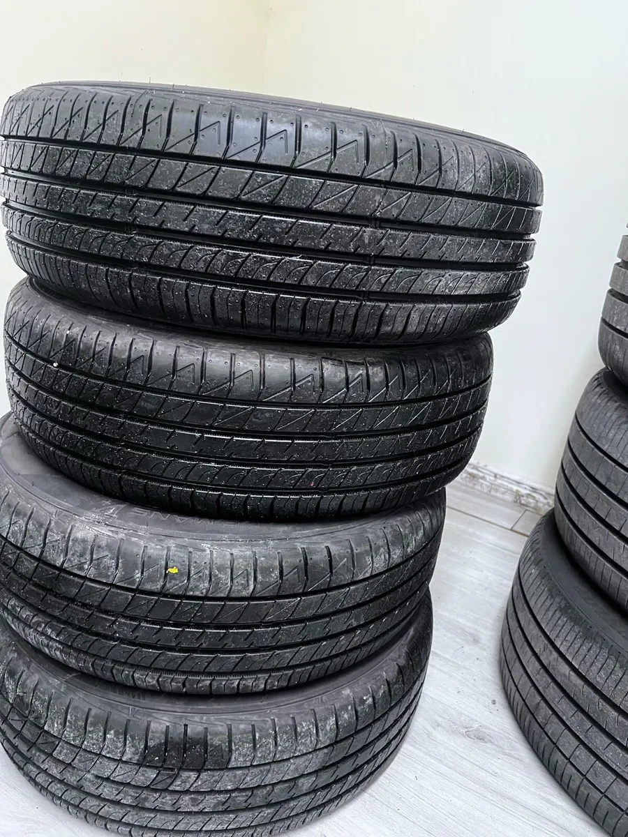 Pirelli/Dunlop/Michelin /Good Year Tyres For sale - Image 3