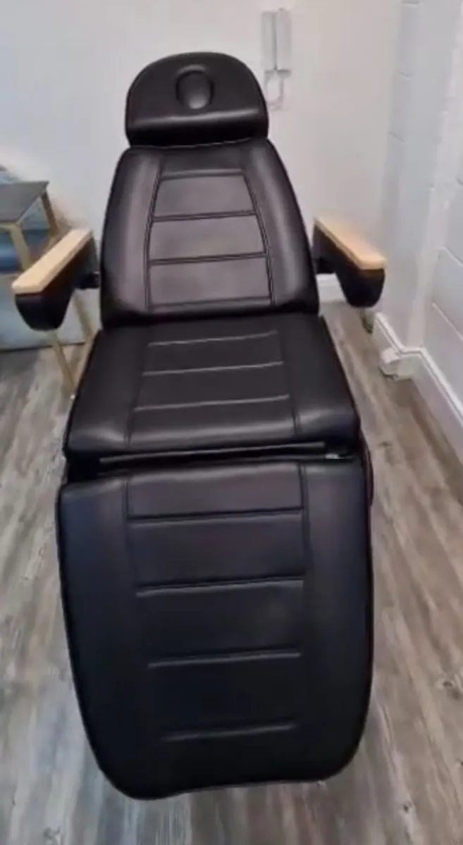 Full Electric Treatment Bed - Image 1