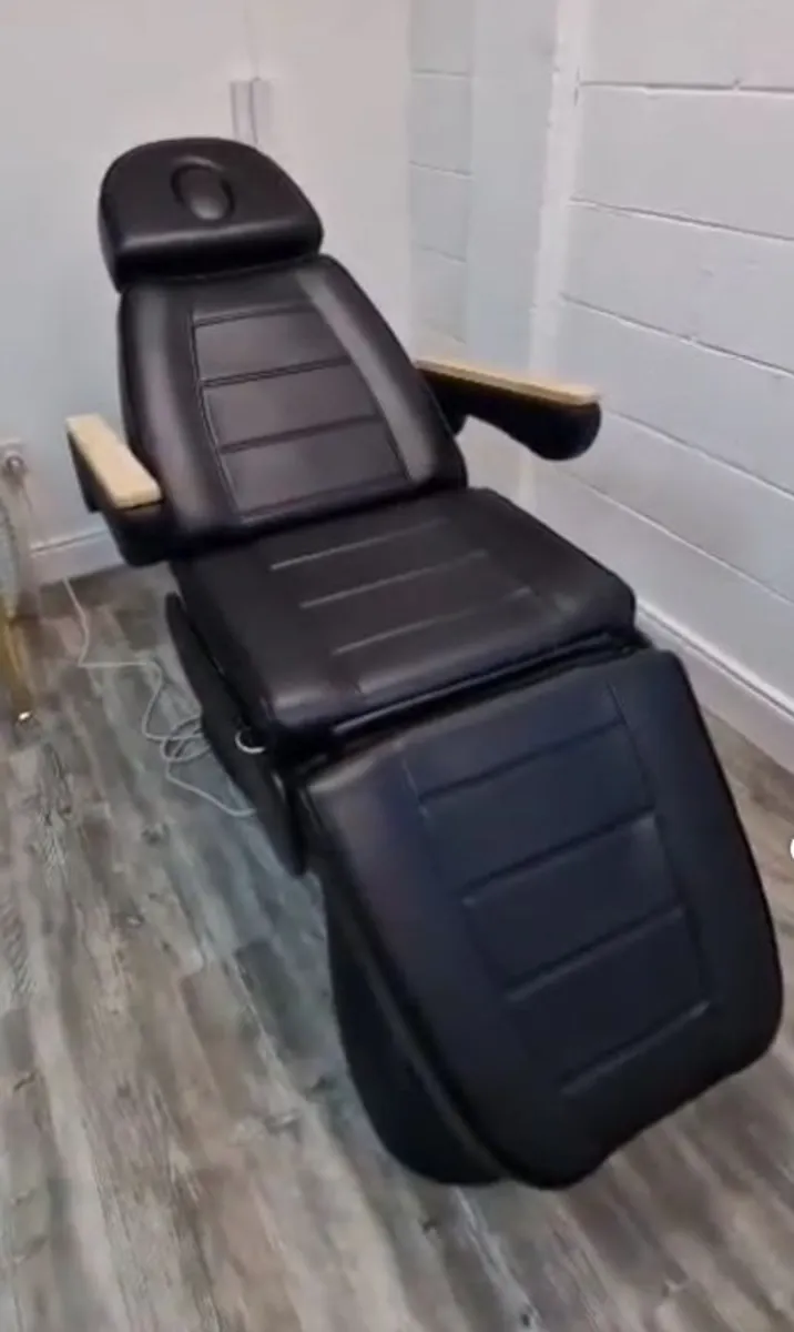 Full Electric Treatment Bed - Image 3