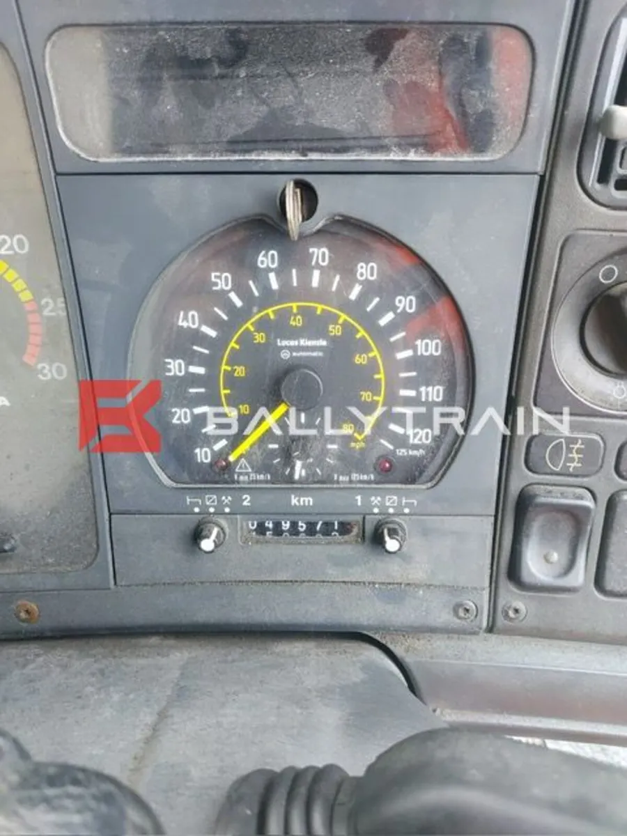 Scania 94C 6×4 Tipper (2002) - Image 3