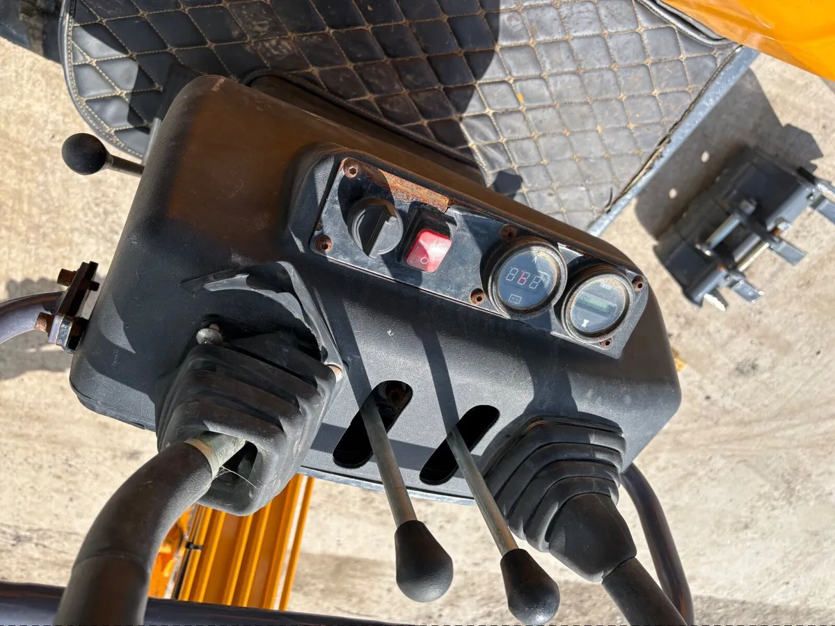 RJK 1.2 mini digger - Image 3