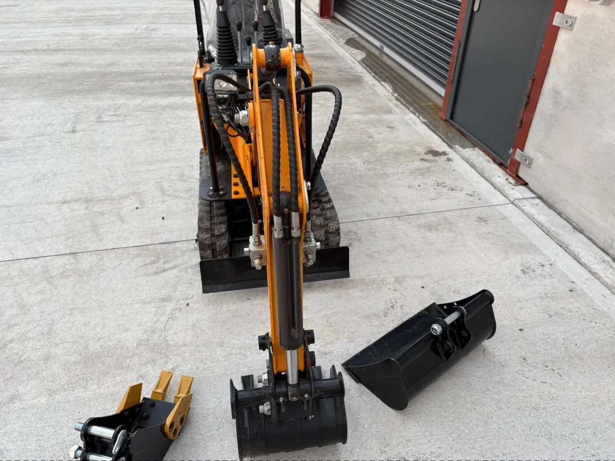 .8 RJK  micro digger - Image 3