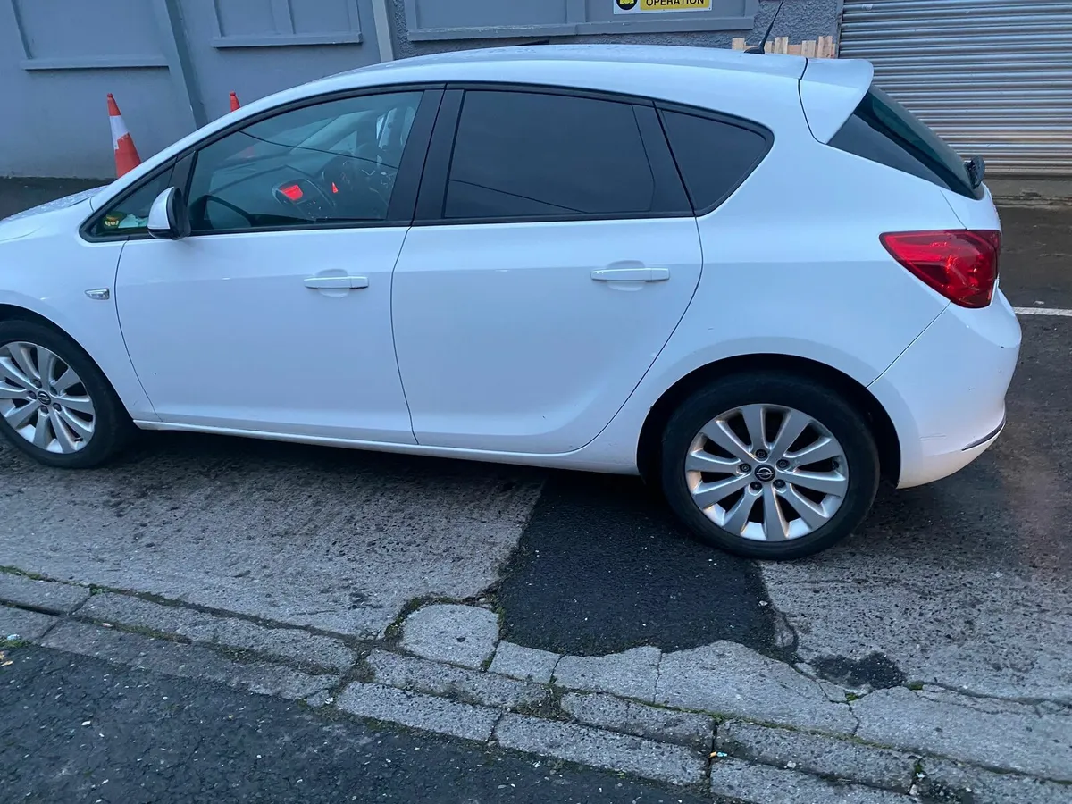 Opel astra van 2014 - Image 4