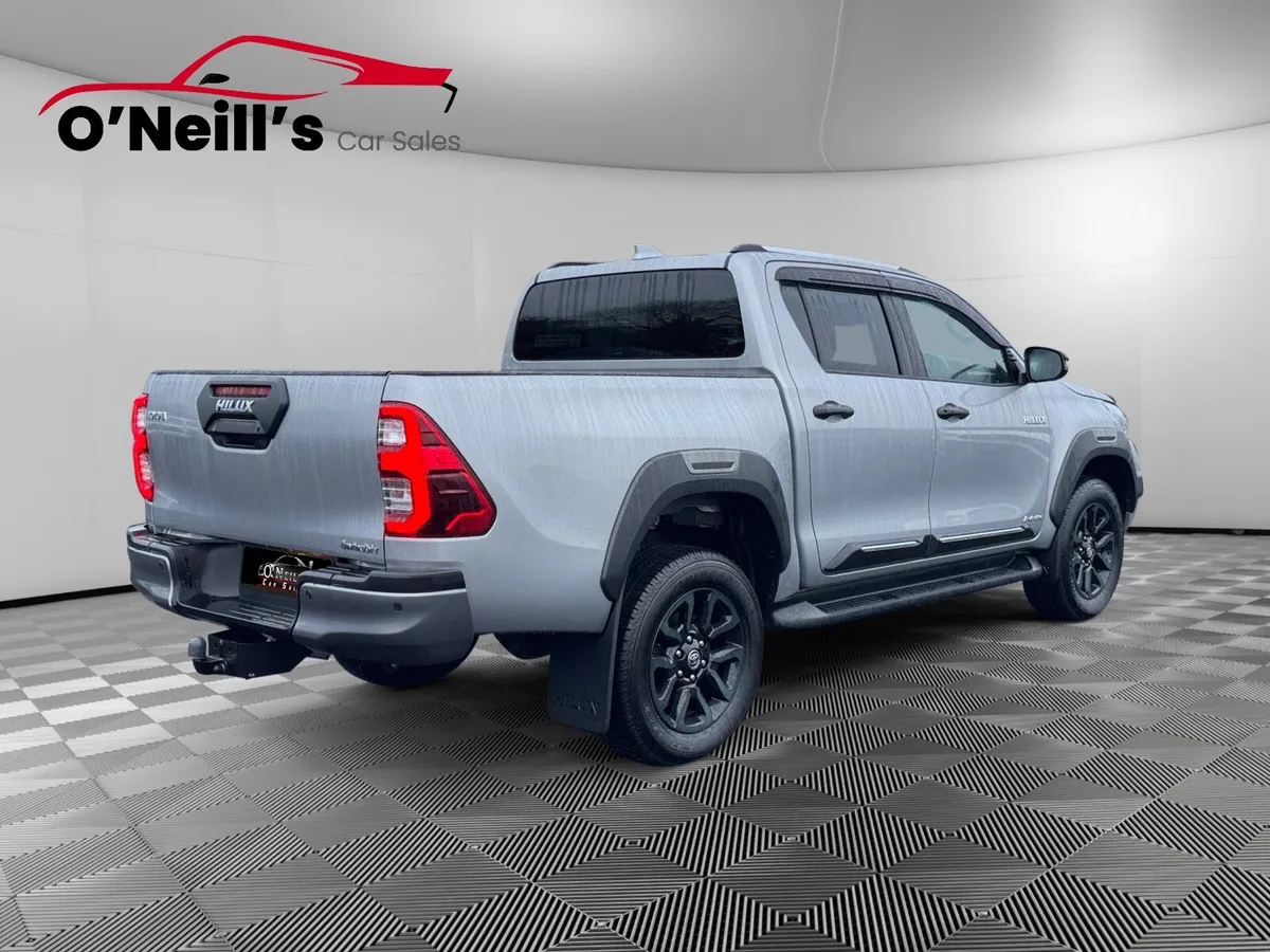 Toyota Hilux 2024 *NO VAT*2.8 INVINCIBLE AUTO #319 - Image 3