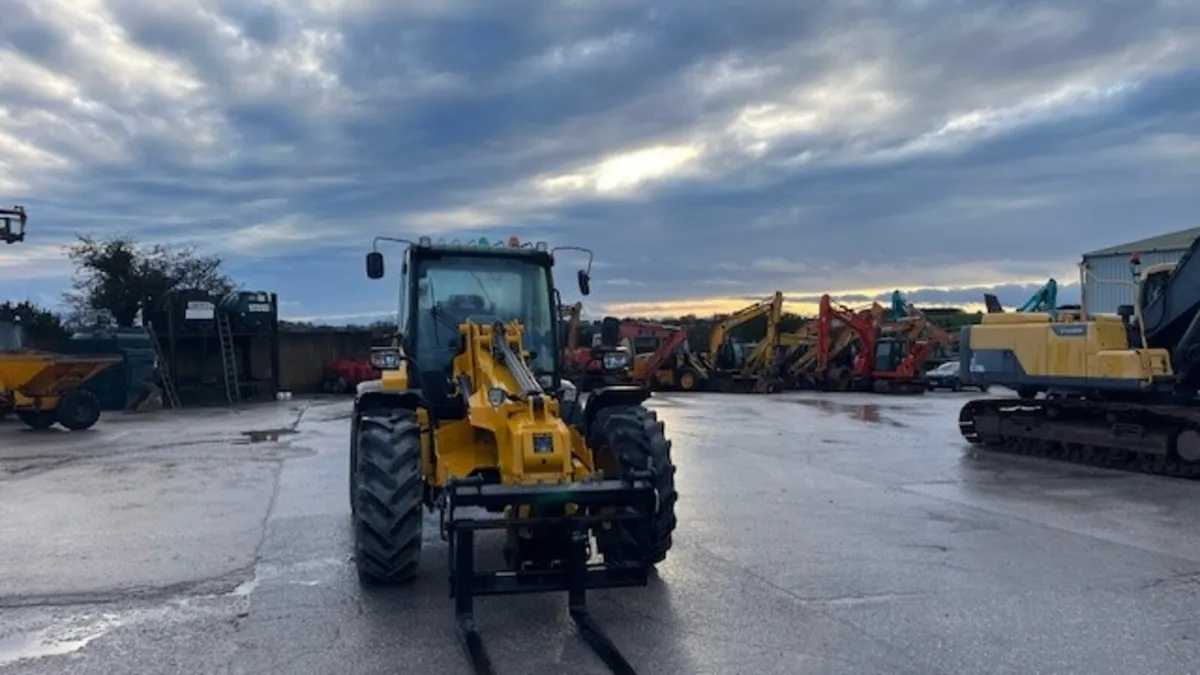 2021 JCB TM320 - Image 4