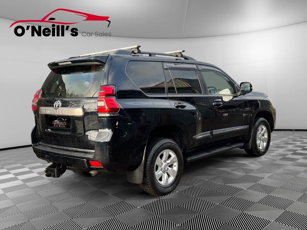 Toyota Land Cruiser 2023 NO VAT LWB COMMERCIAL - Image 3