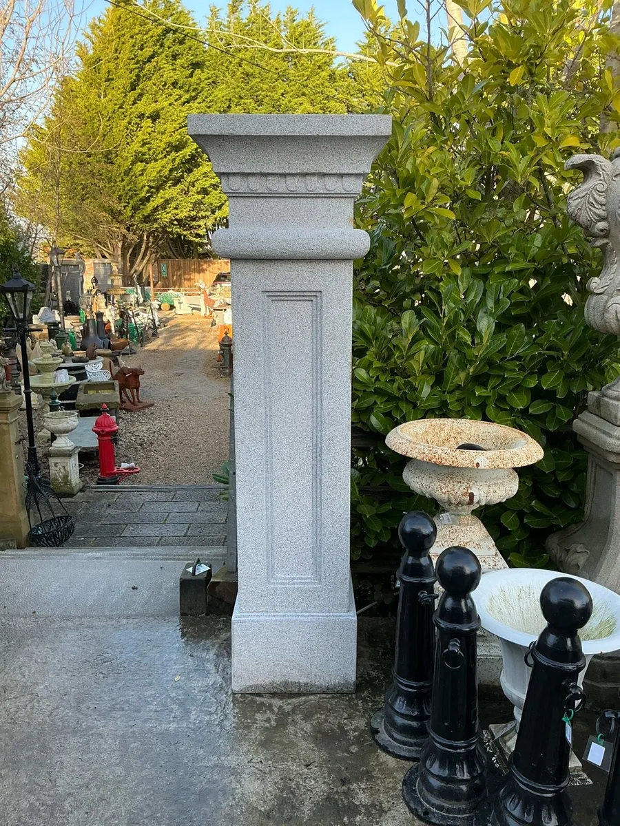Granite Entrance Pillars - Image 2