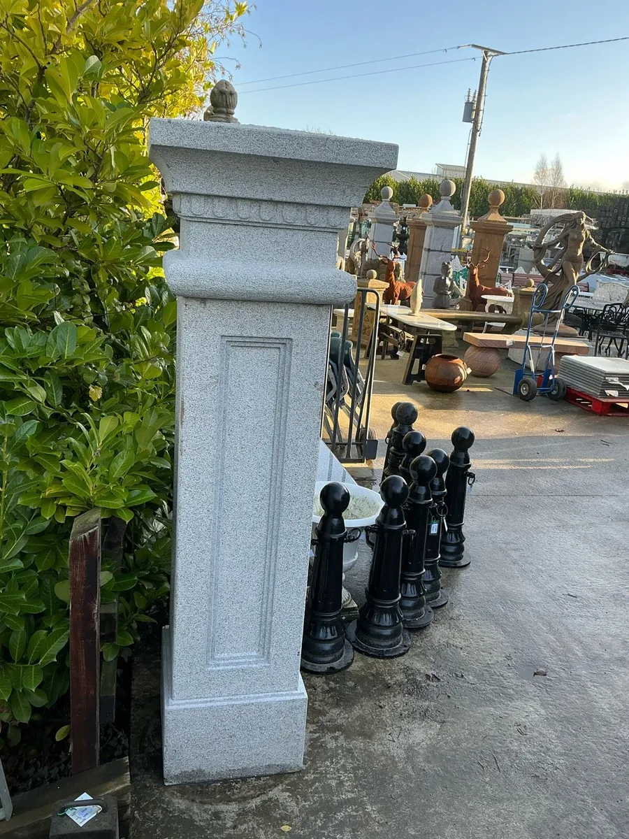 Granite Entrance Pillars - Image 3