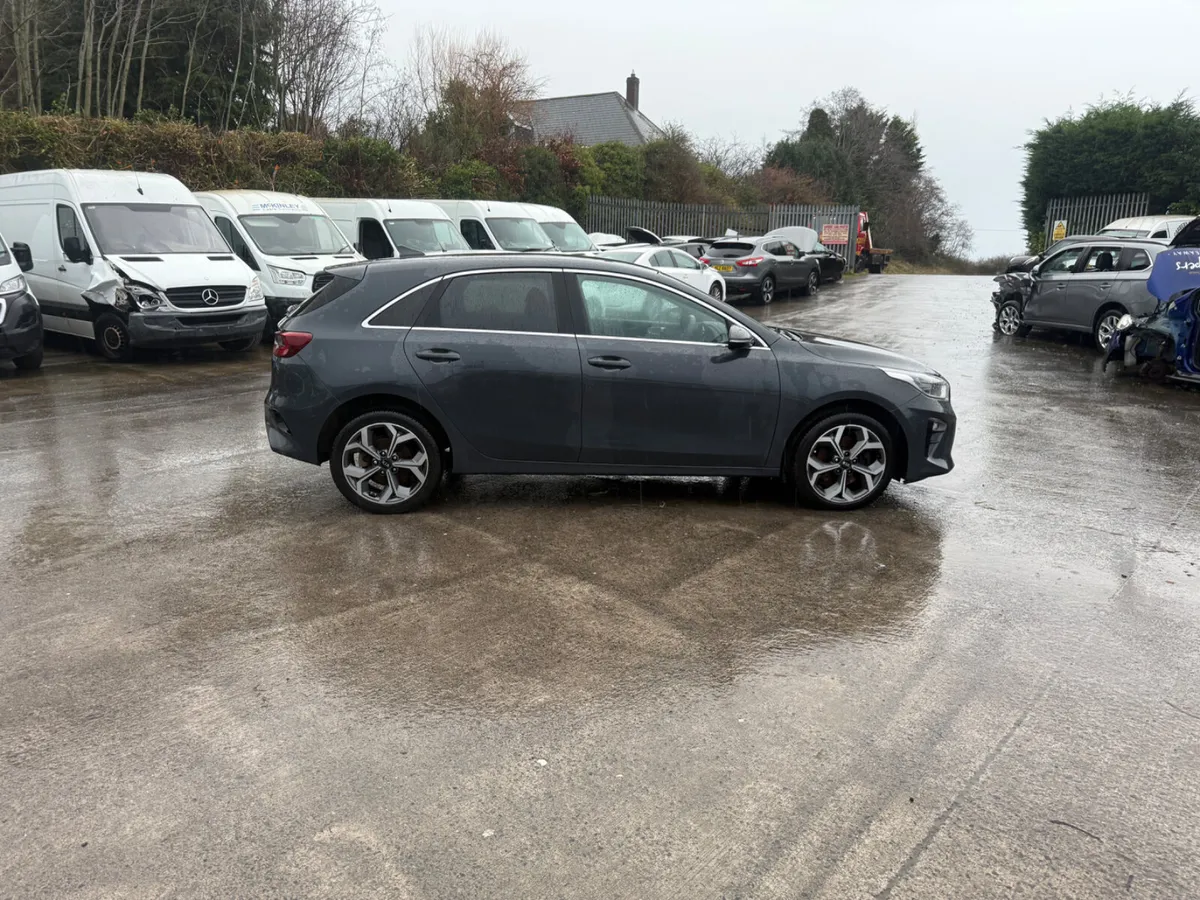 2018 KIA CEED 3  1.6  CRDI  ISG - Image 3