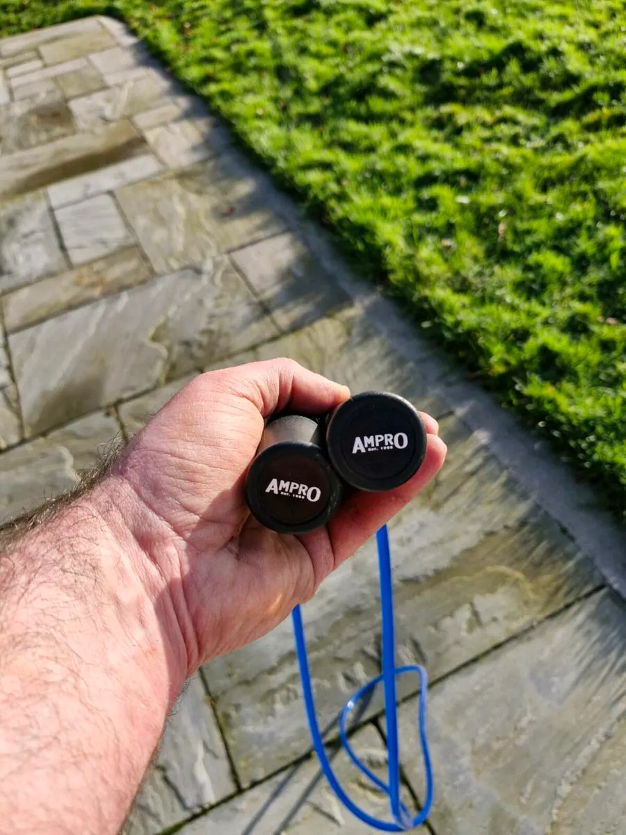 Boxing bag and bracket - Image 3