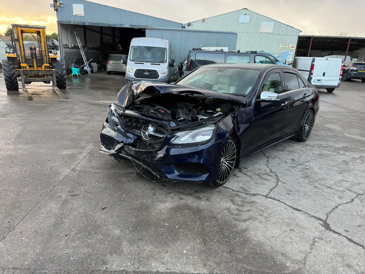 2014 Mercedes E220 2.2 CDI  AMG  Auto - Image 4