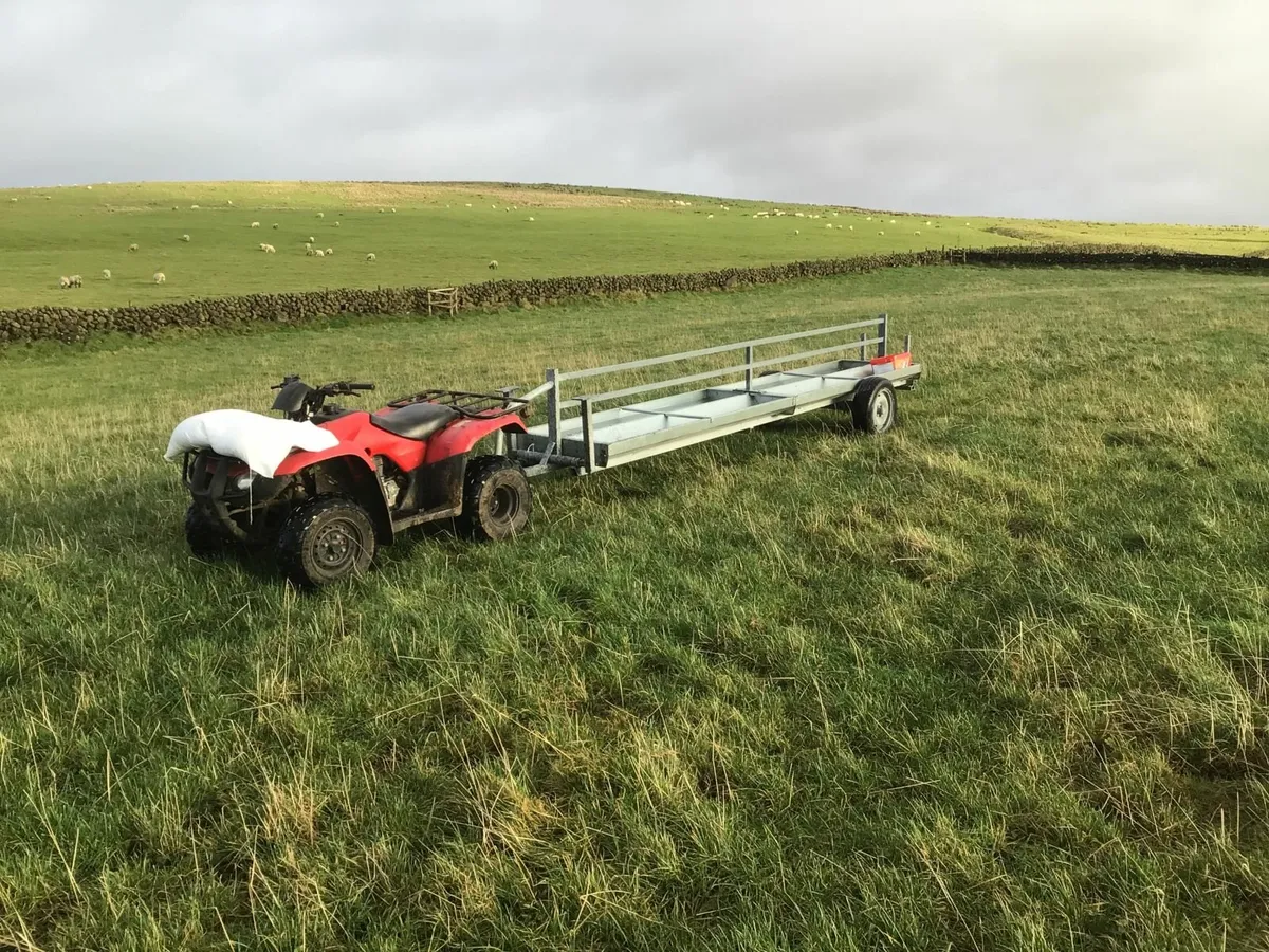 Livestock feed trailer - Image 1