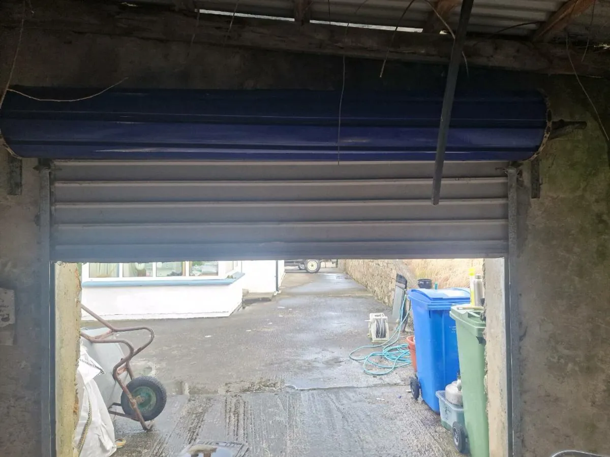 Roller door - Image 2