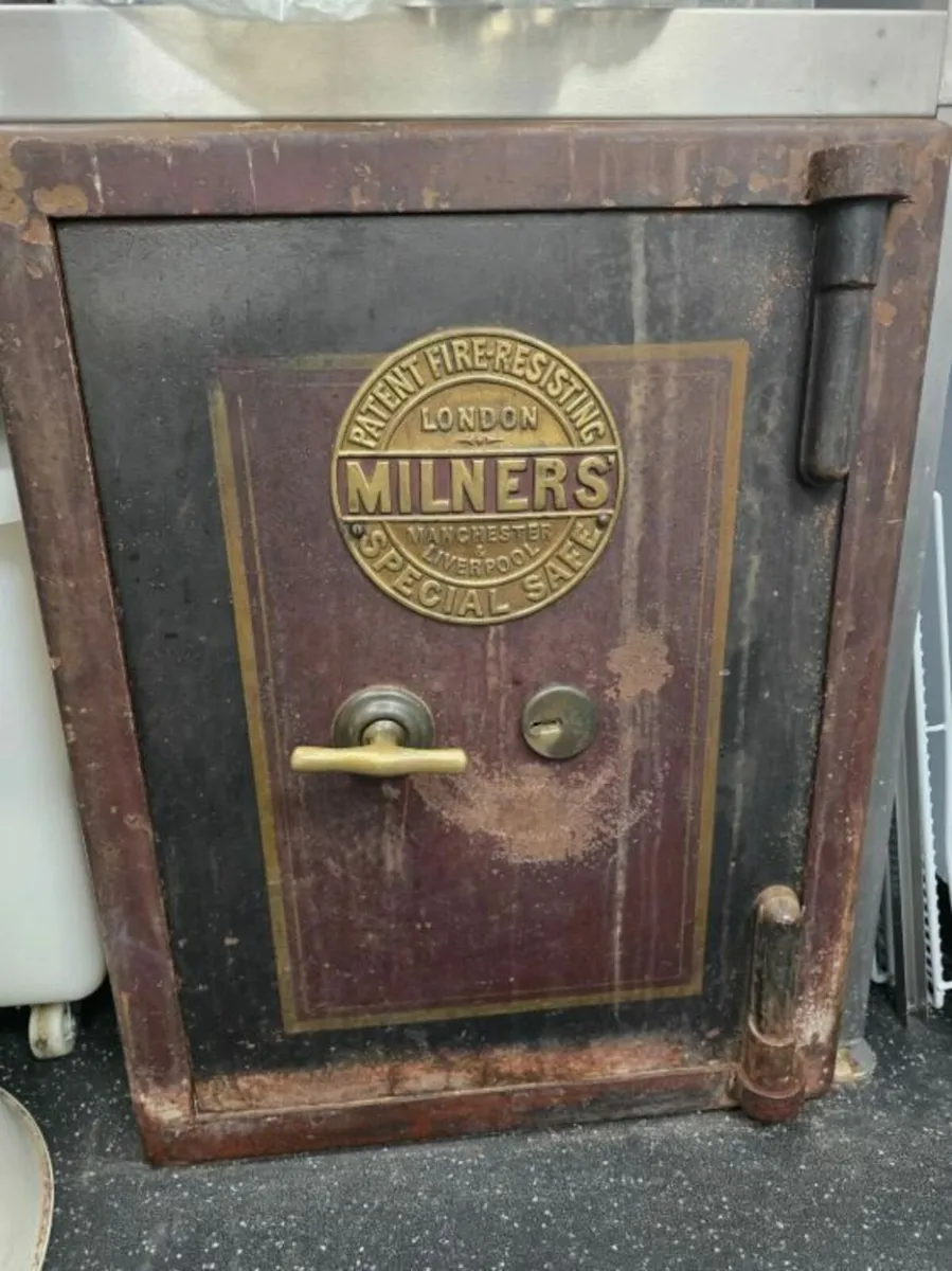 Milners Patent Fire Resisting Special Safe - Image 1