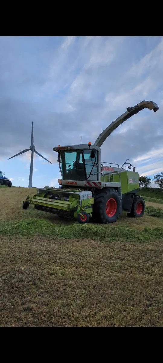 Pit silage and round bales