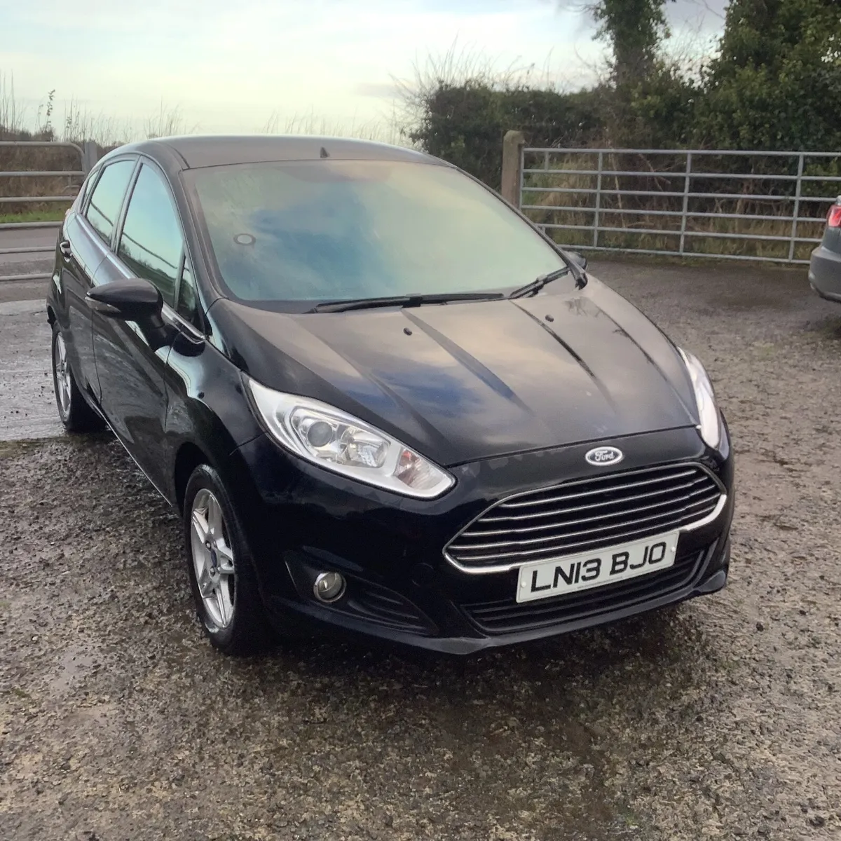 Ford fiesta 1.0 zetec petrol 5 dr 2013 needs belt - Image 1