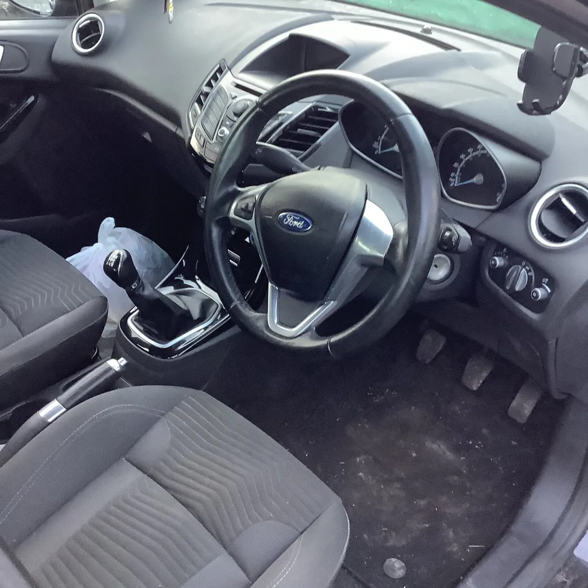 Ford fiesta 1.0 zetec petrol 5 dr 2013 needs belt - Image 4