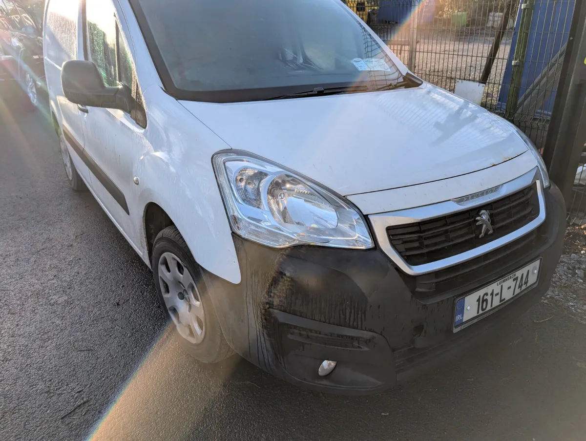Peugeot Partner 2016 3 seat  side door - Image 3