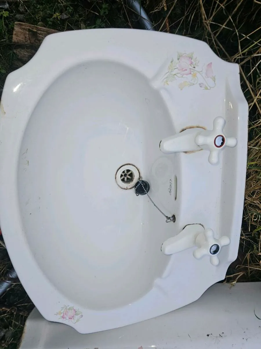 Cottage wash hand basin - Image 2