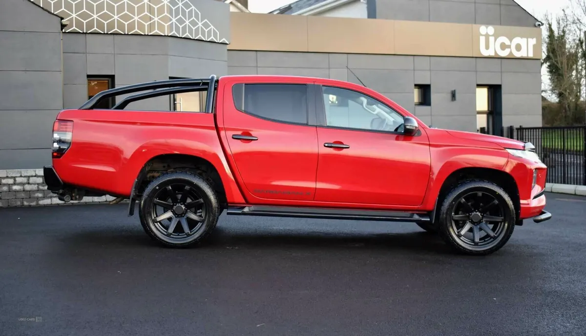 Mitsubishi L200 2.3 L200 Barbarian X DI-D Auto 4WD - Image 4
