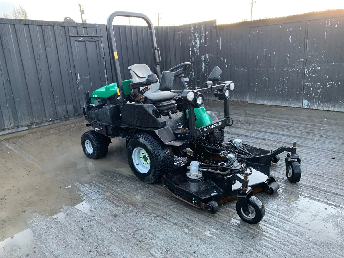 Ransomes HR300 Ride-On Mower - Image 1