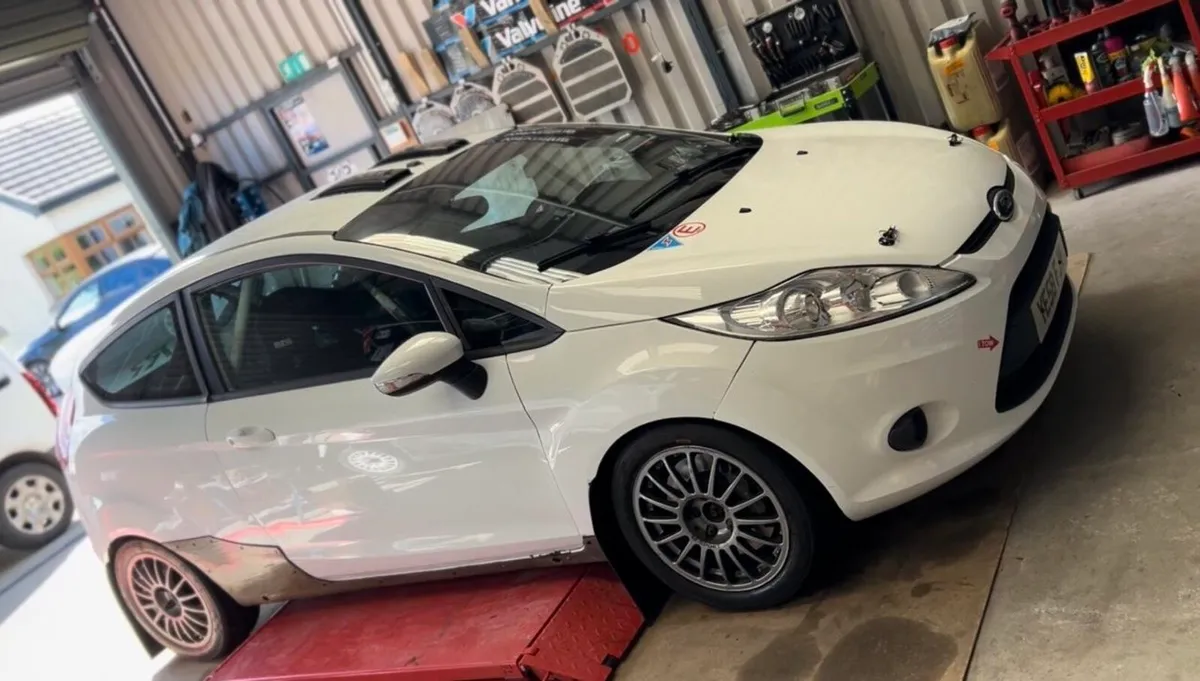 Ford fiesta R2 - Image 1