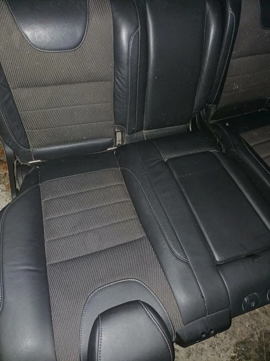 Kuga rear seats - Image 2