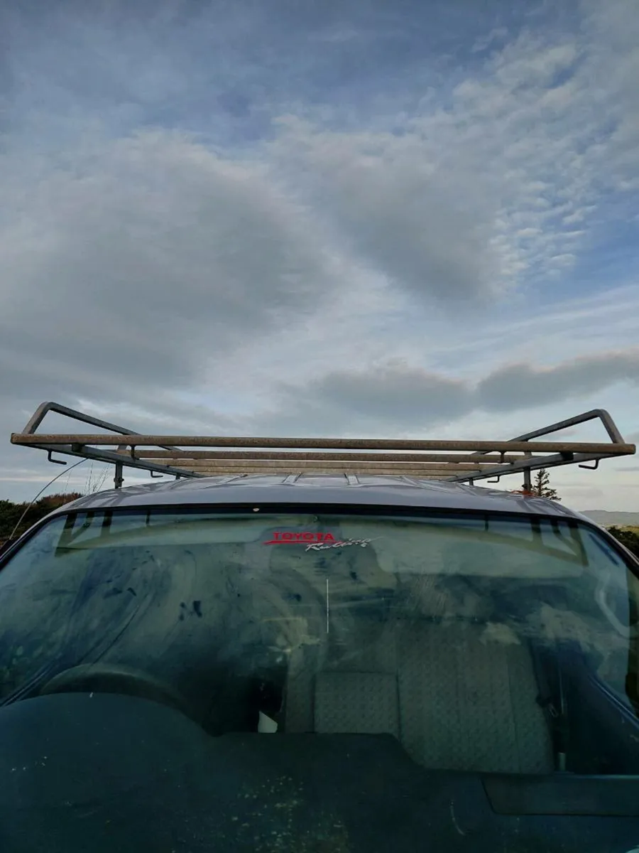 Toyota hiace  (some parts only ) - Image 4