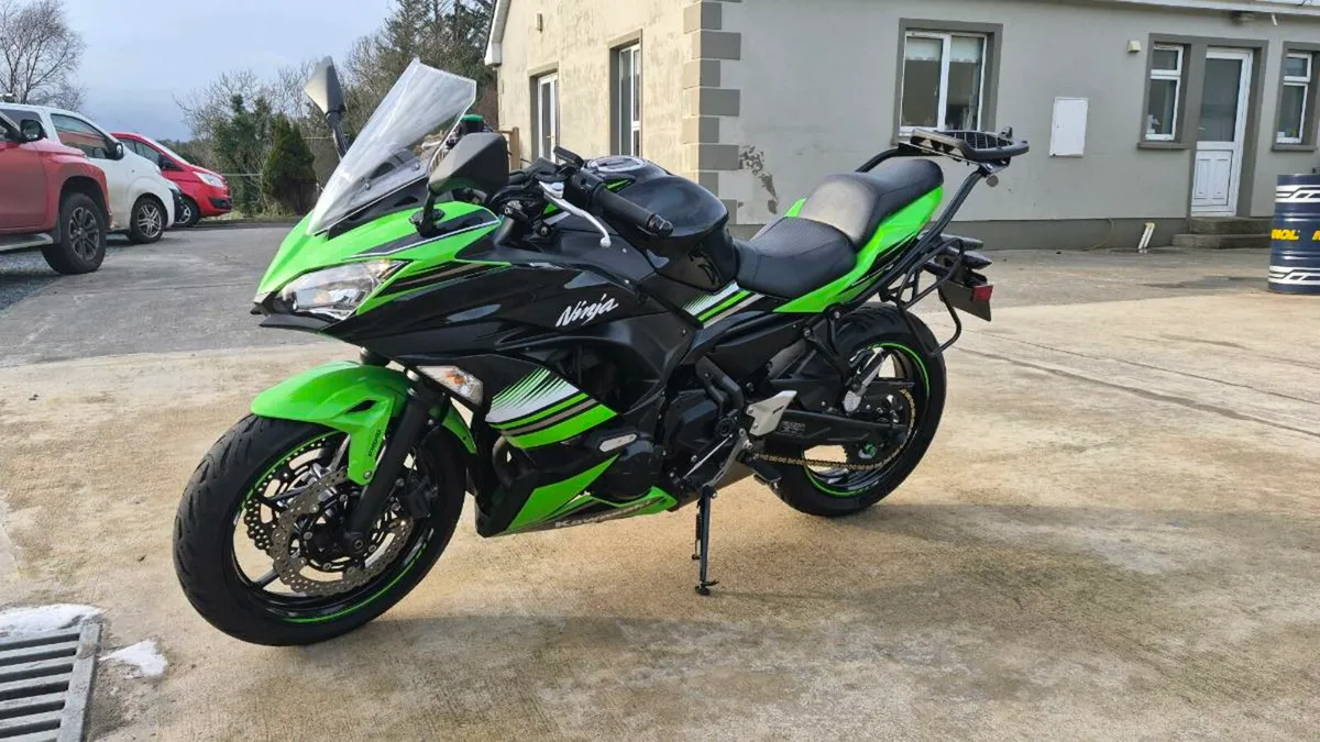 17 Kawasaki Ninja 650 KRT - Image 3