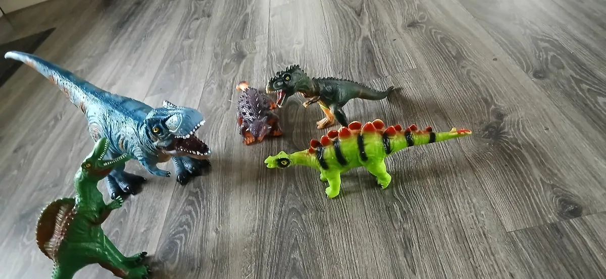 Dinosaurs - Image 3