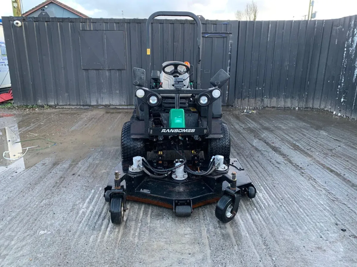 Ransomes HR300 Ride-On Mower - Image 2
