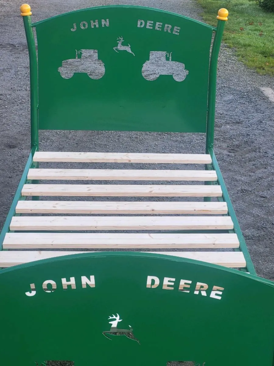 JOHN DEERE BED - Image 4